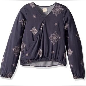 O'Neill Girls' Big Dolly Woven Top. Size M